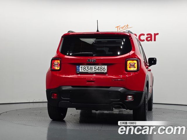 Jeep Renegade 2022 — фото 4
