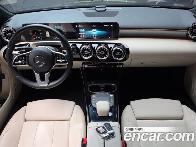 Mercedes-Benz A-Class 2022 — фото 10