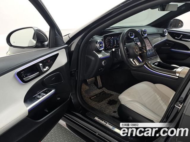 Mercedes-Benz C-Class 2023 — фото 10