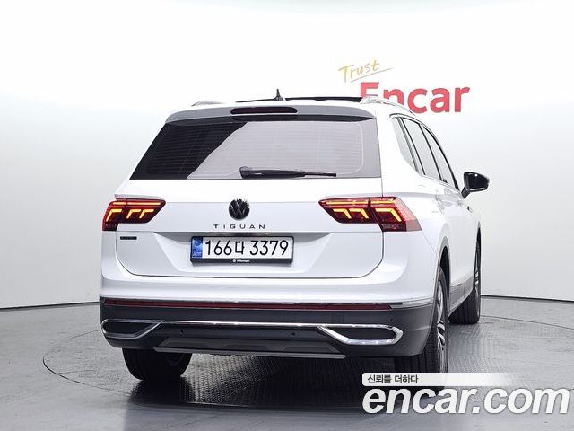 Volkswagen Tiguan 2023 — фото 4