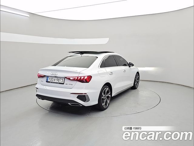 Audi A3 2023 — фото 2