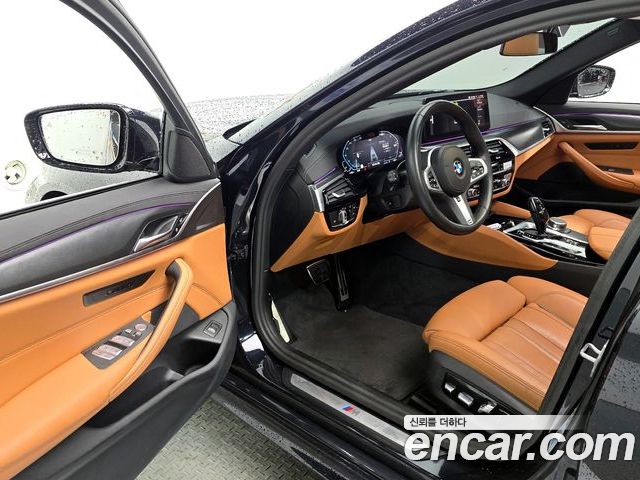 BMW 5 Series 2023 — фото 10