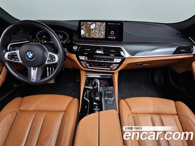 BMW 5 Series 2022 — фото 10
