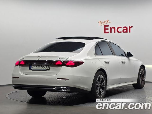 Mercedes-Benz E-Class 2025 — фото 2
