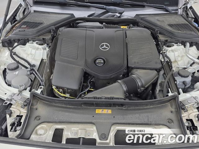 Mercedes-Benz E-Class 2025 — фото 6