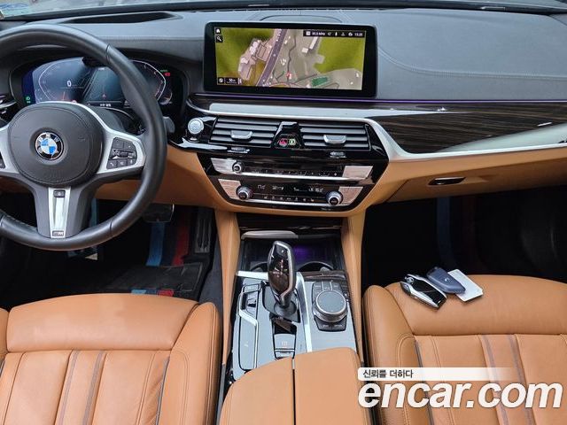 BMW 5 Series 2022 — фото 10