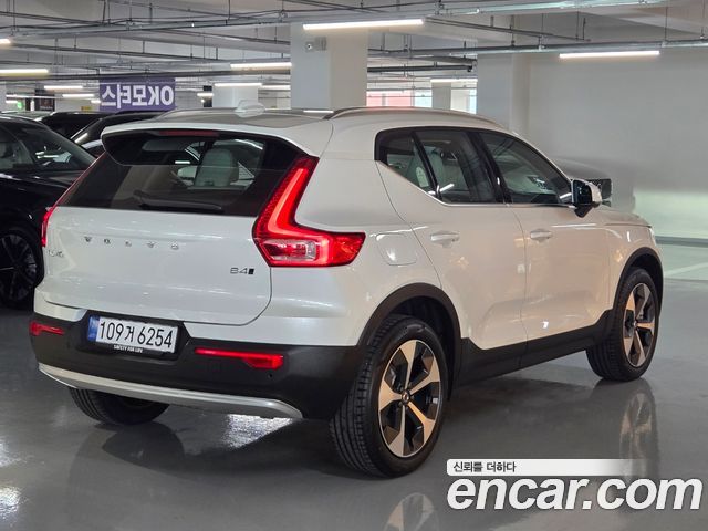 Volvo XC40 2026 — фото 2