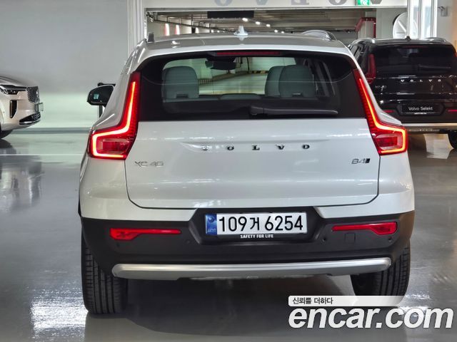 Volvo XC40 2026 — фото 4