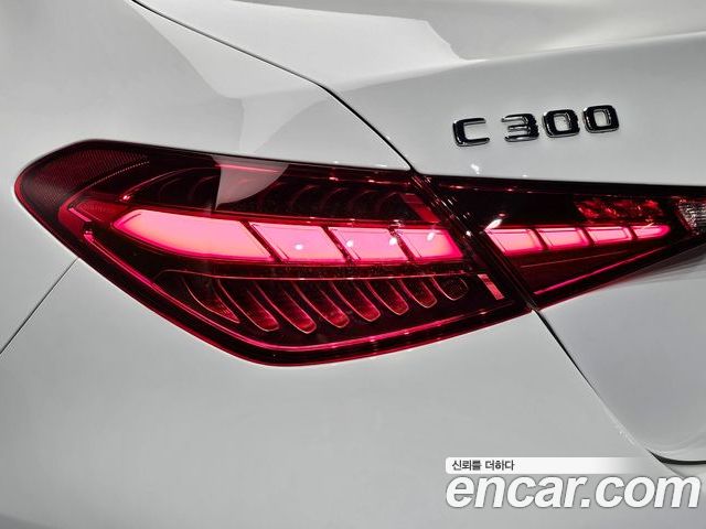 Mercedes-Benz C-Class 2023 — фото 9