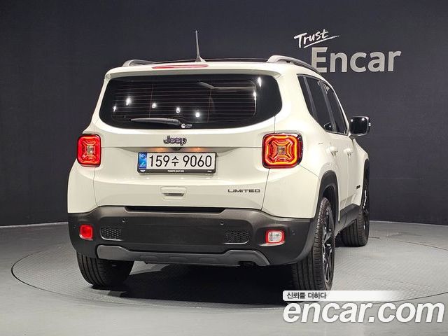 Jeep Renegade 2023 — фото 4