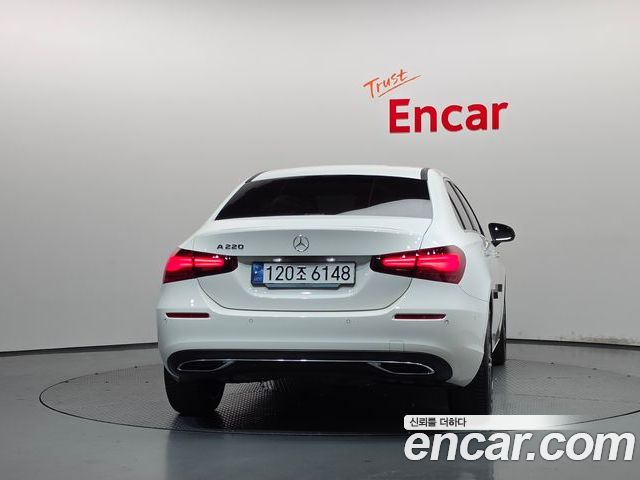 Mercedes-Benz A-Class 2024 — фото 4