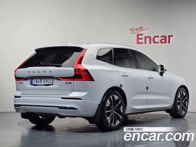 Volvo XC60 2026 — фото 2