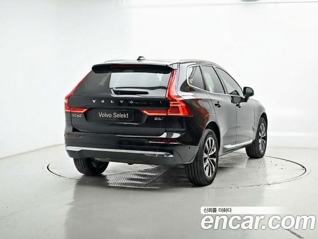 Volvo XC60 2024 — фото 2