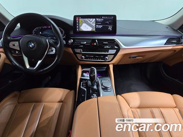 BMW 5 Series 2023 — фото 10