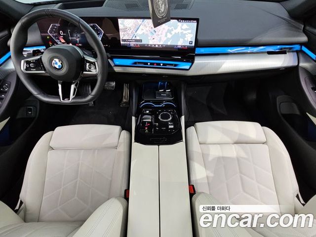 BMW 5 Series 2025 — фото 10