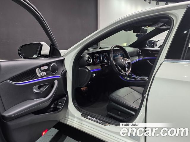Mercedes-Benz E-Class 2022 — фото 10