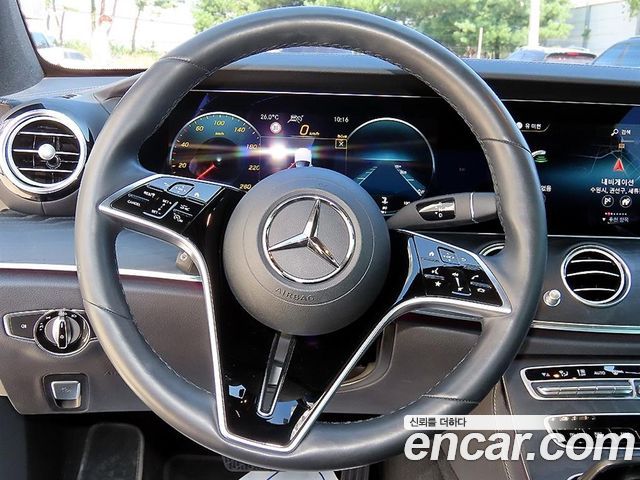Mercedes-Benz E-Class 2023 — фото 8