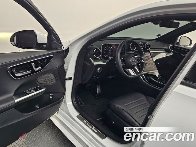 Mercedes-Benz C-Class 2024 — фото 10
