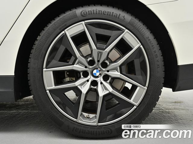 BMW 5 Series 2024 — фото 5