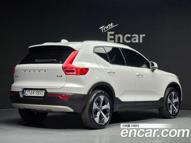 Volvo XC40 2025 — фото 2