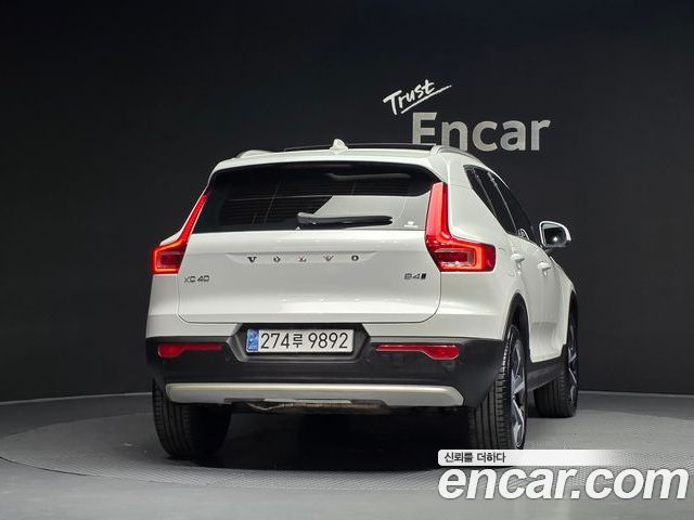 Volvo XC40 2025 — фото 4