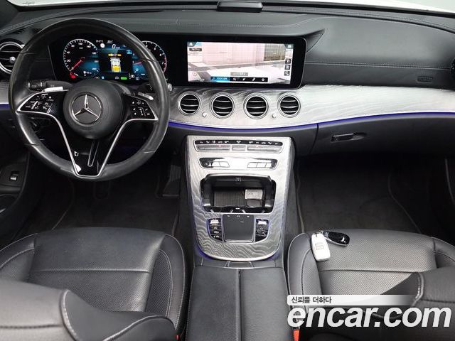 Mercedes-Benz E-Class 2023 — фото 10