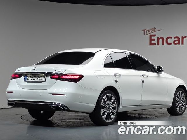 Mercedes-Benz E-Class 2023 — фото 2