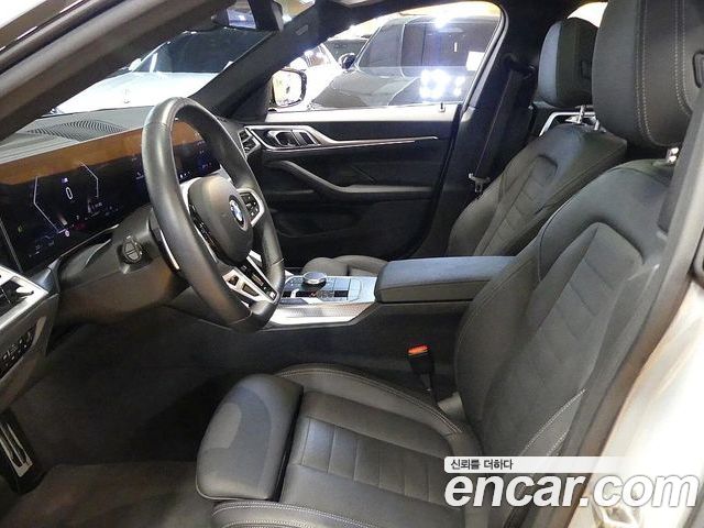 BMW 4 Series 2025 — фото 10