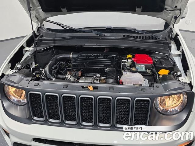 Jeep Renegade 2022 — фото 6