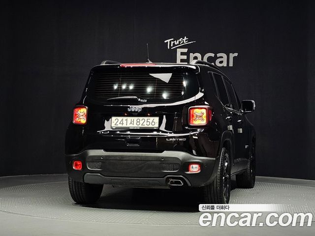Jeep Renegade 2022 — фото 4