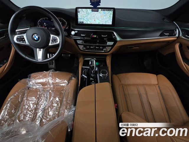 BMW 5 Series 2023 — фото 10