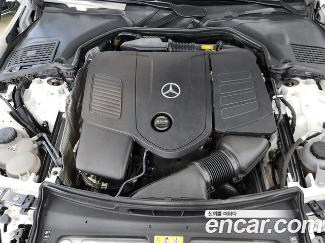 Mercedes-Benz C-Class 2023 — фото 6