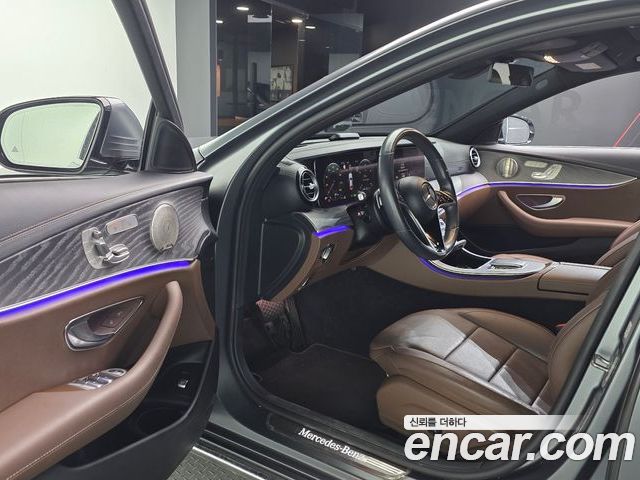 Mercedes-Benz E-Class 2023 — фото 10