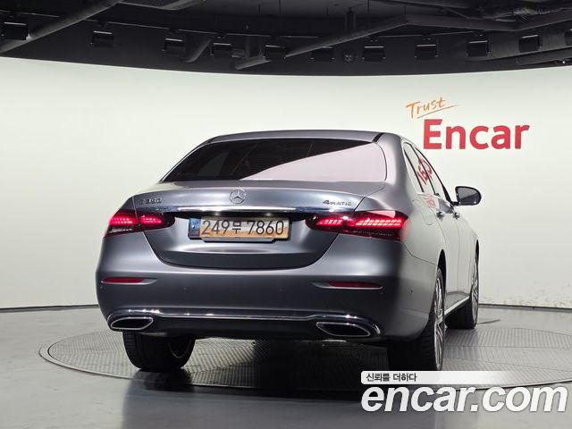 Mercedes-Benz E-Class 2023 — фото 4