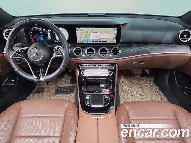 Mercedes-Benz E-Class 2023 — фото 10