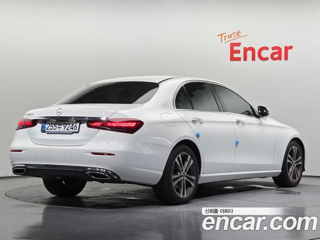 Mercedes-Benz E-Class 2023 — фото 2