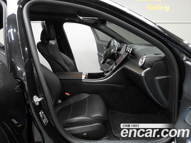 Mercedes-Benz C-Class 2023 — фото 10