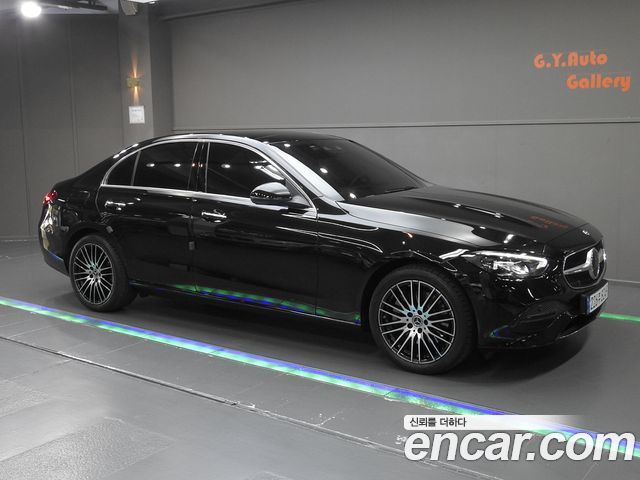 Mercedes-Benz C-Class 2023 — фото 3