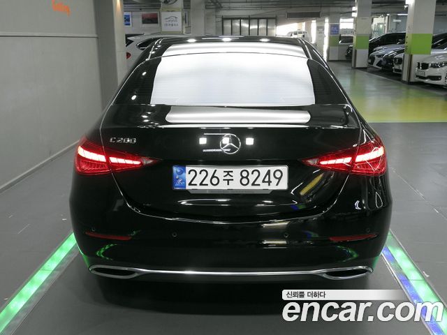 Mercedes-Benz C-Class 2023 — фото 4