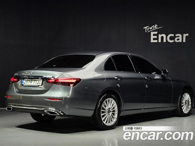 Mercedes-Benz E-Class 2022 — фото 2