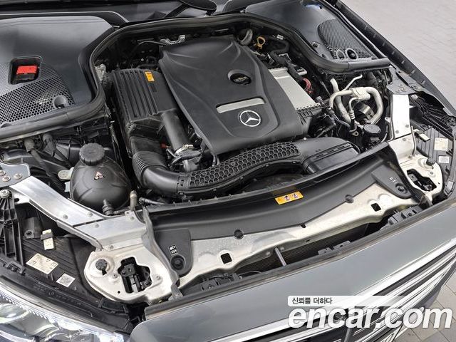 Mercedes-Benz E-Class 2022 — фото 6