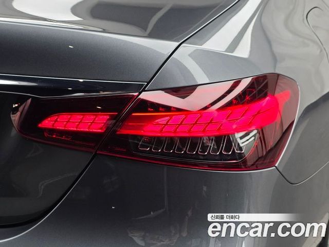 Mercedes-Benz E-Class 2022 — фото 9