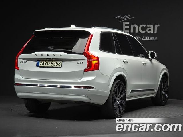 Volvo XC90 2023 — фото 2