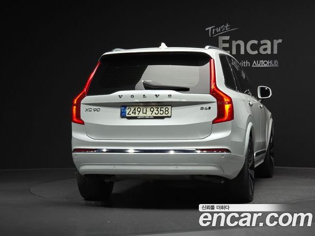 Volvo XC90 2023 — фото 4