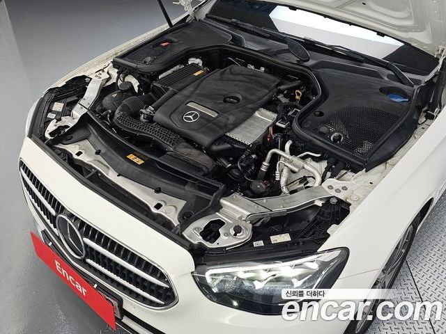 Mercedes-Benz E-Class 2023 — фото 6