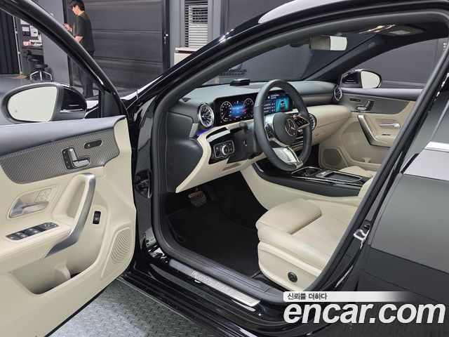 Mercedes-Benz A-Class 2025 — фото 10