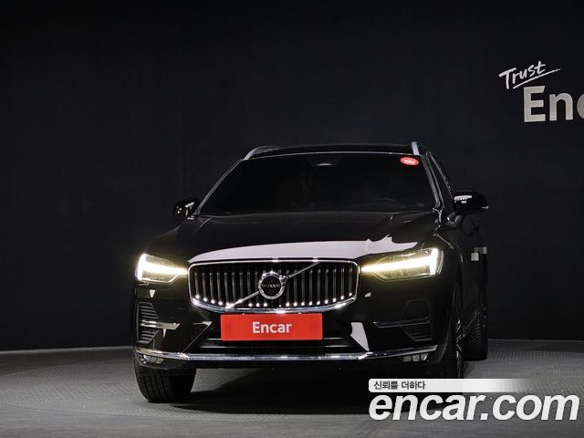 Volvo XC60 2022 — фото 3