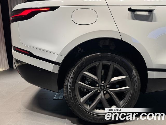 Land Rover Range Rover Velar 2026 — фото 10
