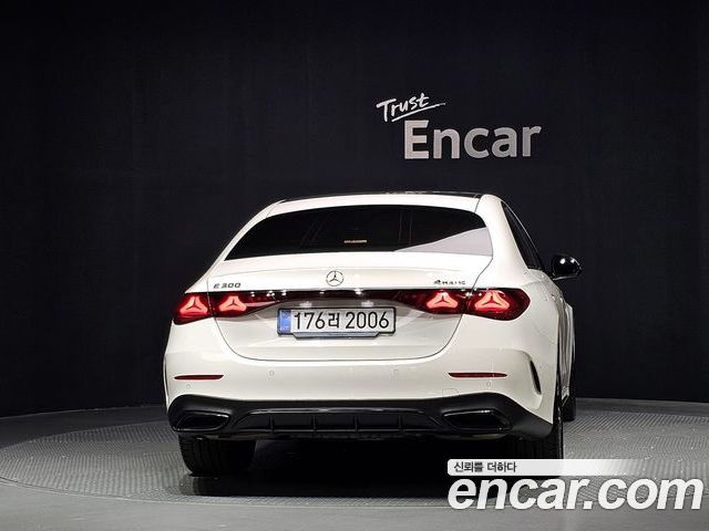 Mercedes-Benz E-Class 2025 — фото 4