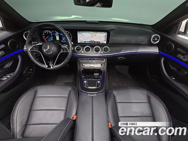 Mercedes-Benz E-Class 2023 — фото 10